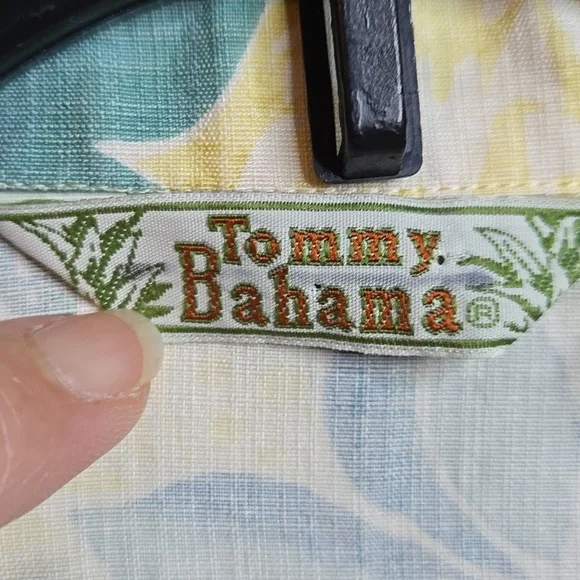 Vintage Tommy Bahama Floral Button-Up Blouse Size L - Picture 8 of 9